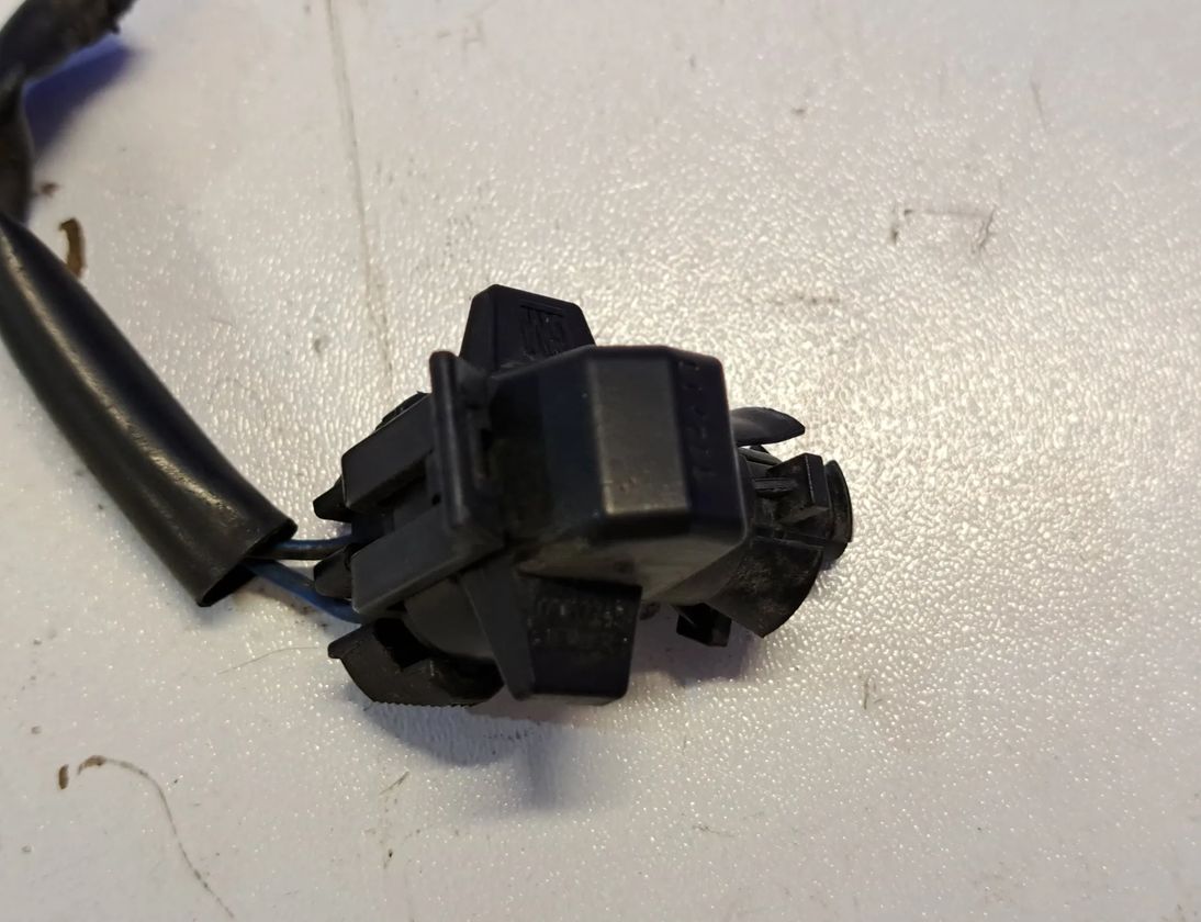 SAAB 9-5 1 generation (1997-2010) Senzor teploty výfukových plynov 4616173,9152245 23527552