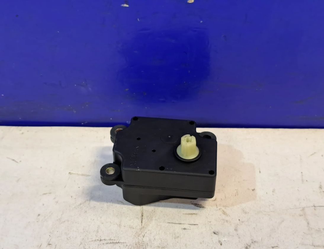 VOLVO XC90 1 generation (2002-2014) Air Conditioner Air Flow Valve Motor 8623354 27641879