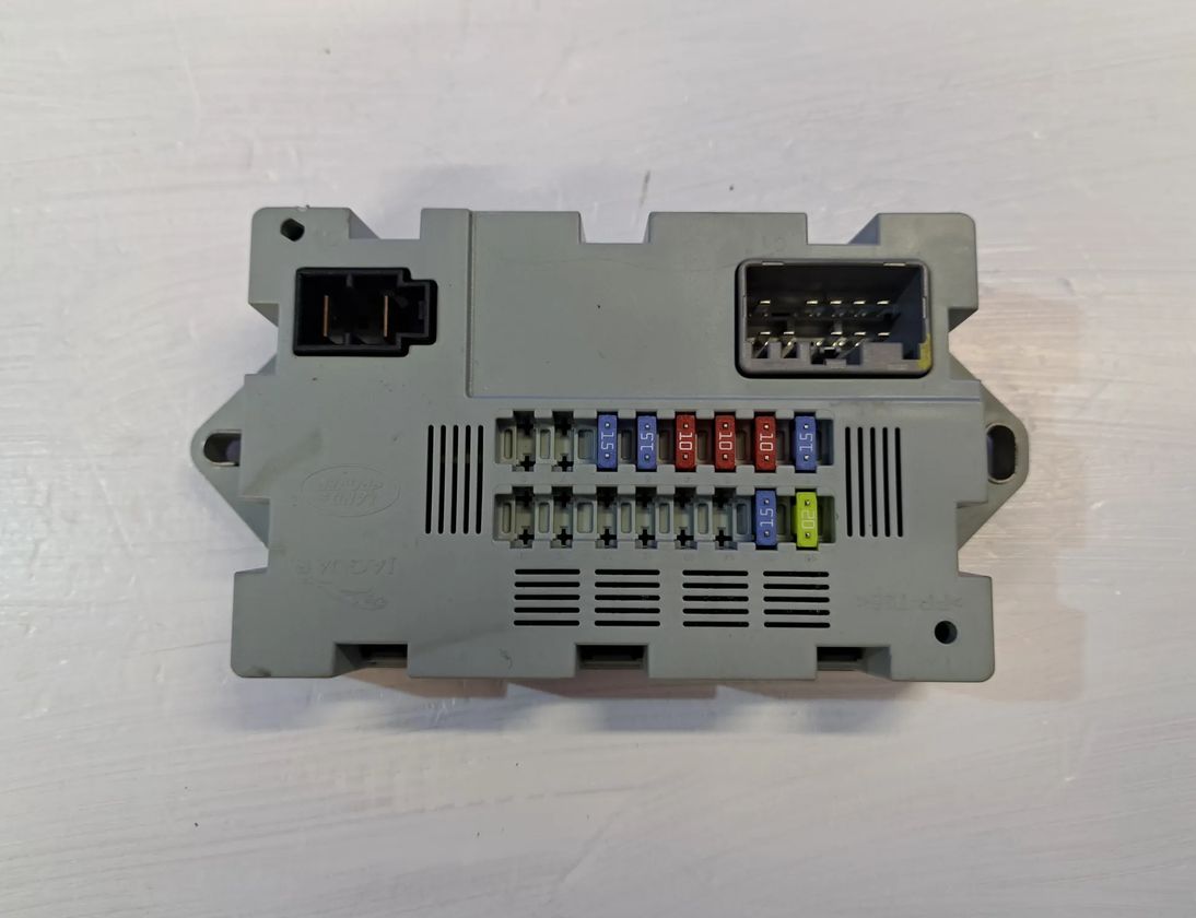 JAGUAR XJ 4 generation (X351) (2015-2020) Блок предохранителей CPLA-14Q073-AA,7370-7520 30123605