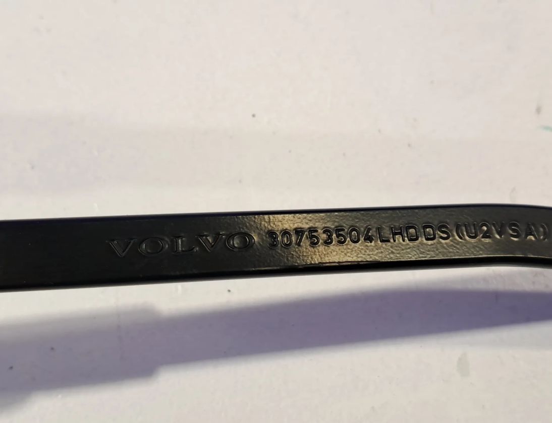 VOLVO S60 2 generation (2010-2020) Predné stierače 30753504 32810246