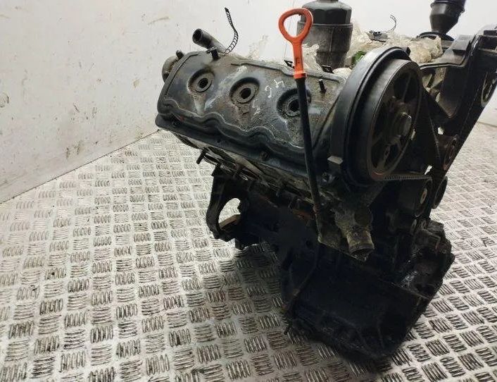 AUDI A4 B6/8E (2000-2005) Motor (Slovak) BDG 26438173