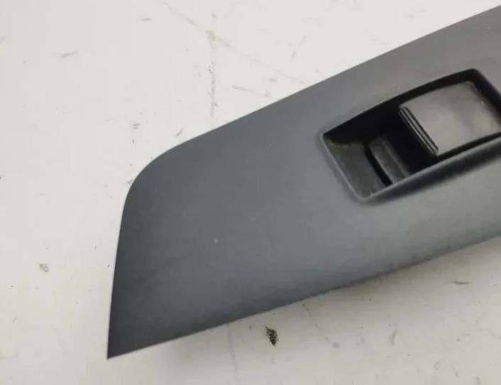 CITROËN C-Crosser 1 generation (2007-2013) Vypínač ľavého okna predných dverí 8608A184 26442544