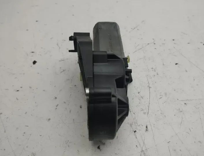 MERCEDES-BENZ M-Class W164 (2005-2011) Front Left Seat Control Motor 820591114 26480878