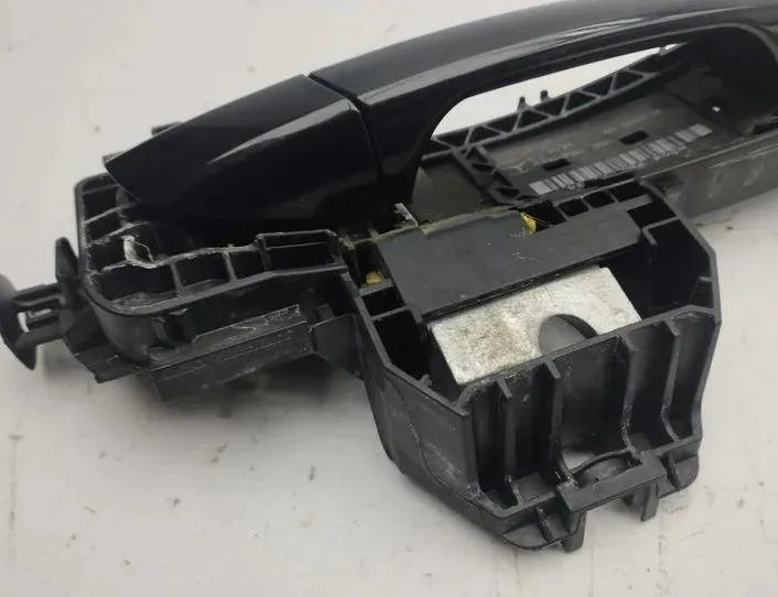 MERCEDES-BENZ C-Class W204/S204/C204 (2004-2015) Наружная ручка задней правой двери A2047601634 26484000