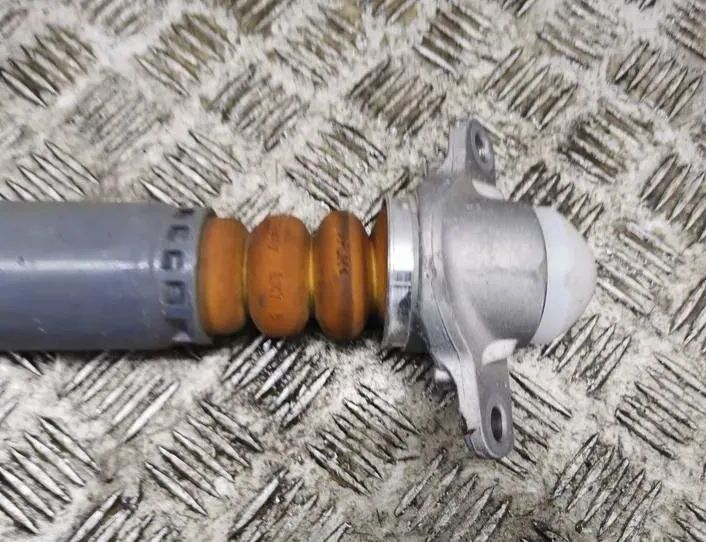 AUDI A3 8Y (2020-2024) Pravý zadný tlmič nárazov 5Q0512013CS 26484355