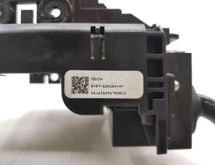 FORD Focus 3 generation (2011-2020) Stieračový prepínač BV6T13N064AF,AV6T17A553AC 26520344