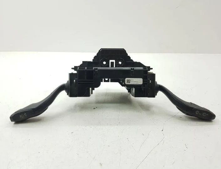 FORD Focus 3 generation (2011-2020) Stieračový prepínač BV6T13N064AF,AV6T17A553AC 26520344