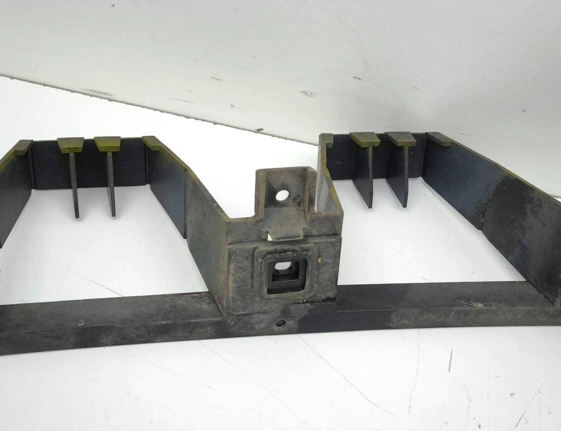 VOLVO V50 1 generation (2003-2012) Левый держатель заднего бампера 30763014 29878113