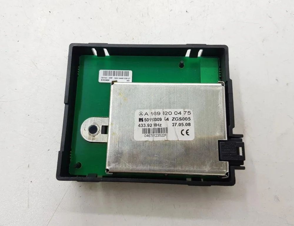 MERCEDES-BENZ B-Class W245 (2005-2011) Bootlid Antenna Amplifier A1698200475 30609404