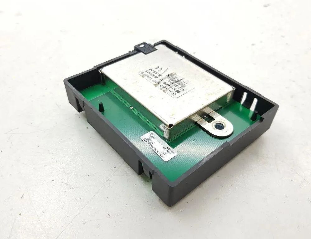 MERCEDES-BENZ B-Class W245 (2005-2011) Bootlid Antenna Amplifier A1698200475 30609404