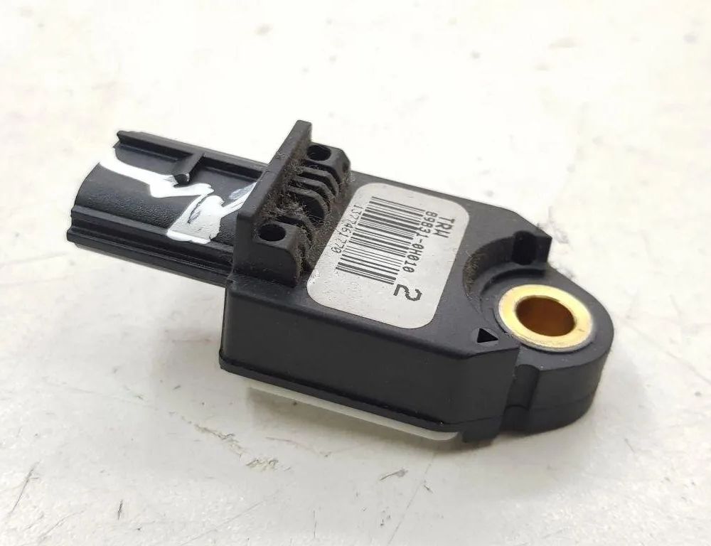 TOYOTA Yaris 2 generation (2005-2012) Senzor nárazu na ľavej strane 898310H010 30696887