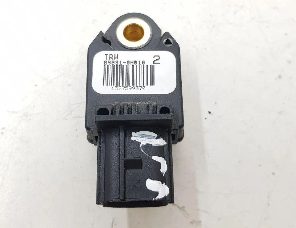 TOYOTA Yaris 2 generation (2005-2012) Senzor nárazu na ľavej strane 898310H010 30696888