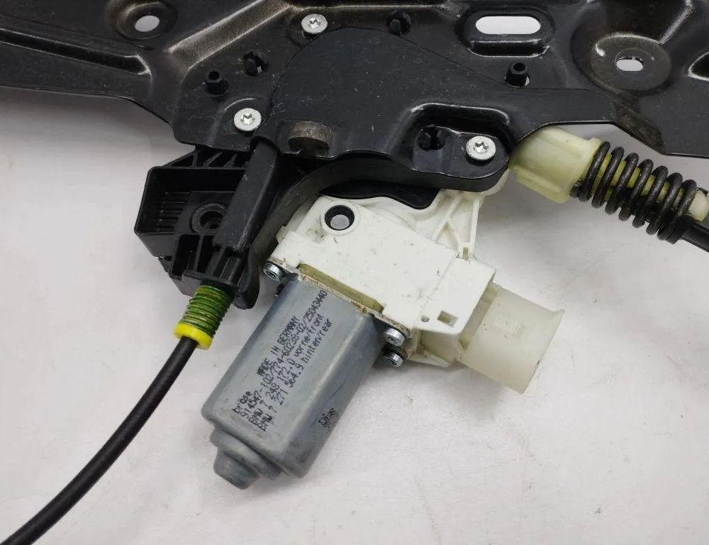 BMW 5 Series F10/F11 (2009-2017) Regulátor okna pravých predných dverí 7182112 30759818