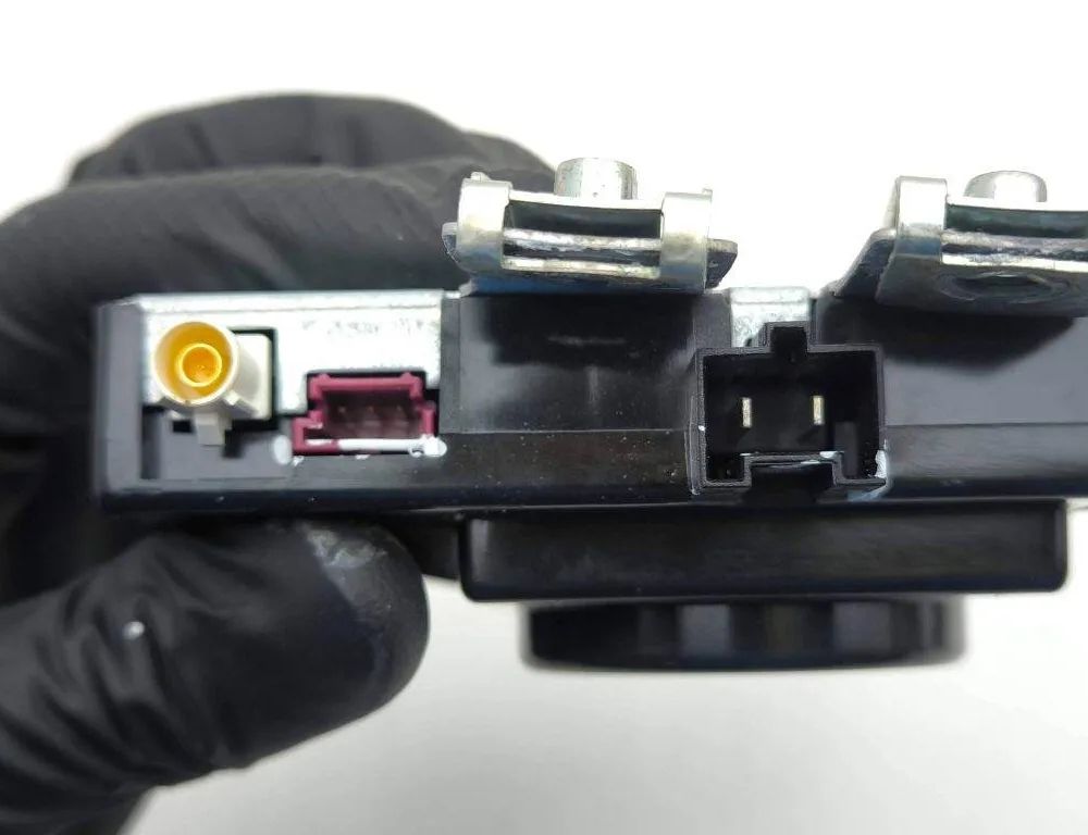 MERCEDES-BENZ CLS-Class C218/X218 (2011-2017) Zosilňovač antény na kufri A2189058500,ZGS001 31026484