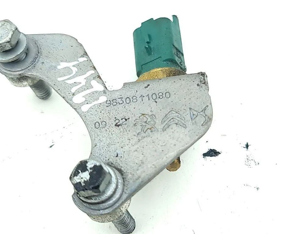 PEUGEOT 2008 2 generation (2019-2023) Датчик температуры охлаждающей жидкости 9830811080 31029123