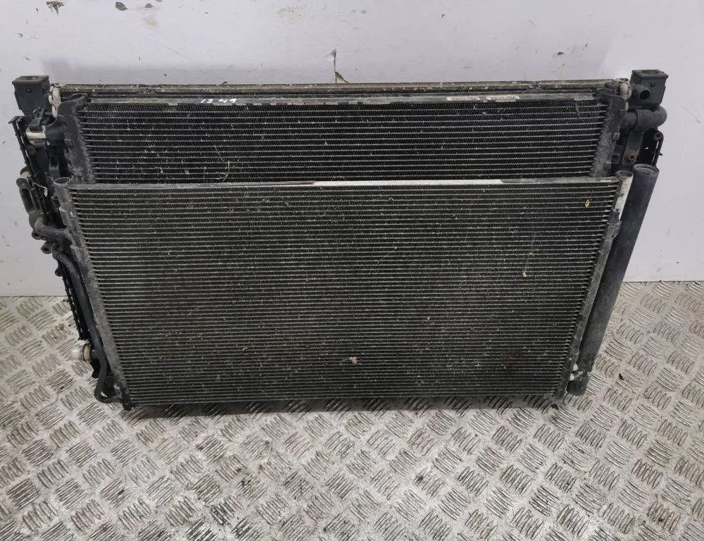 LAND ROVER Discovery Sport 1 generation (2014-2024) Chladiace diely GJ3219710AB,GJ328K230AB 31030419