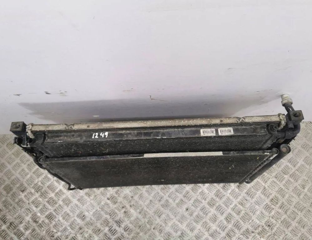 LAND ROVER Discovery Sport 1 generation (2014-2024) Chladiace diely GJ3219710AB,GJ328K230AB 31030419