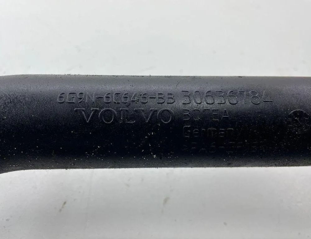 FORD S-Max 1 generation (2006-2015) шланг радиатора интеркулера 30636784,6G9N6C646BB 31142911