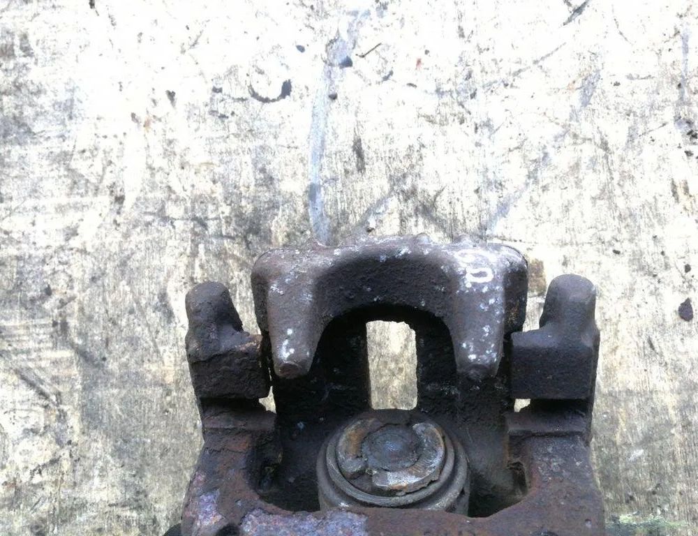 AUDI A1 8X (2010-2020) Rear Right Brake Caliper 31143969