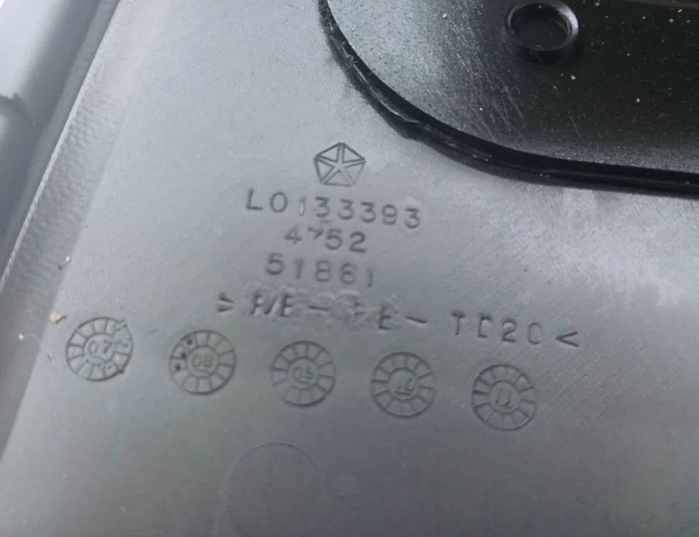 CHRYSLER Voyager 4 generation (2001-2007) Dashboard Airbag SRS P05108819AA 31173526