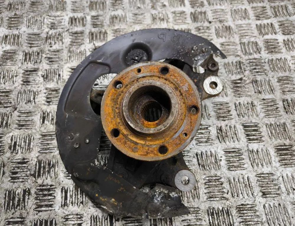 CITROËN C4 Picasso 2 generation (2013-2018) Front Right Wheel Hub 31177591