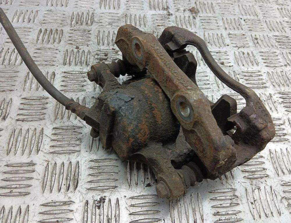 PEUGEOT 2008 2 generation (2019-2023) Front Right Brake Caliper 31178455