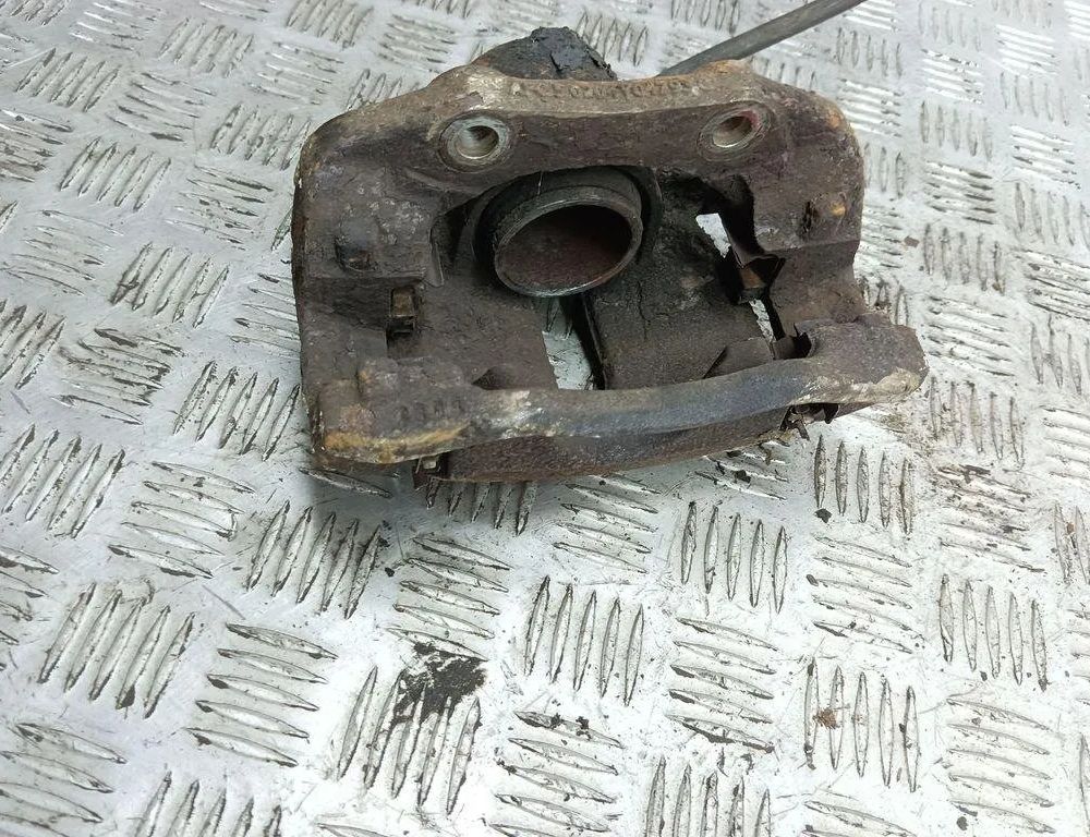 PEUGEOT 2008 2 generation (2019-2023) Front Right Brake Caliper 31178455