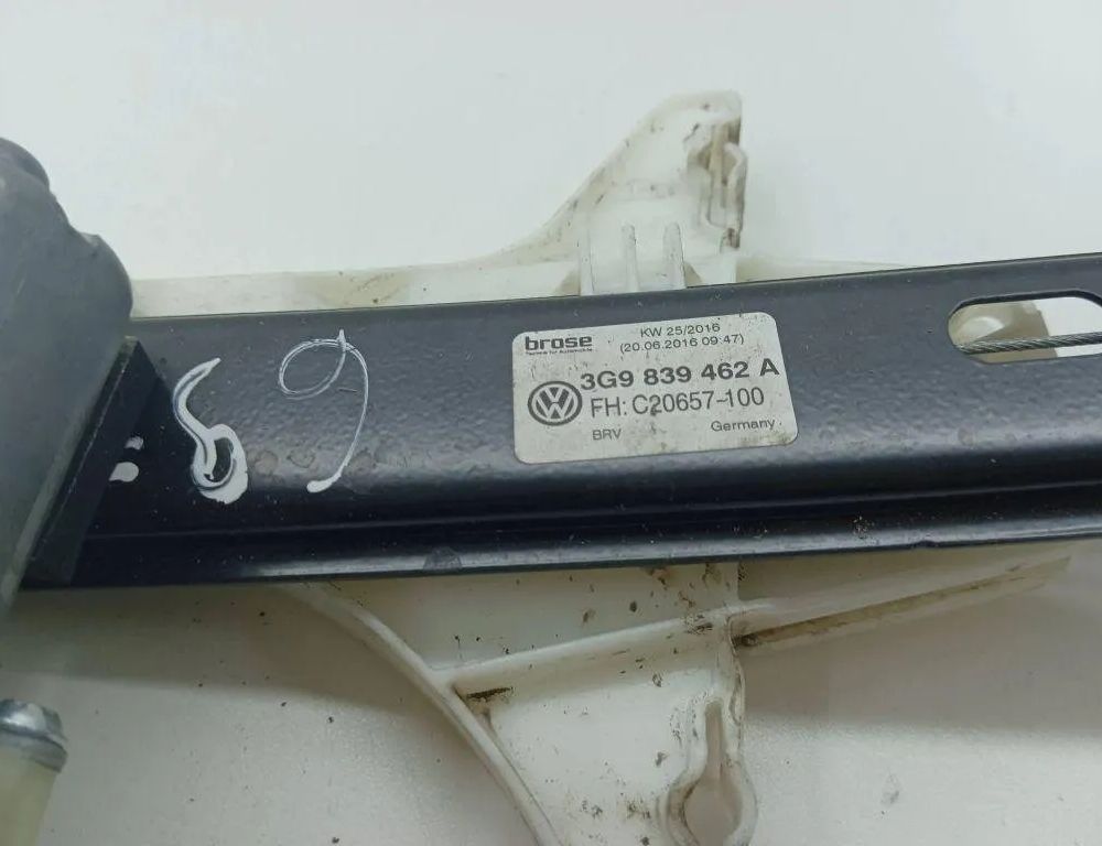 VOLKSWAGEN Passat B7 (2010-2015) Стеклоподъемник задней правой двери 3G9839462A 31184811