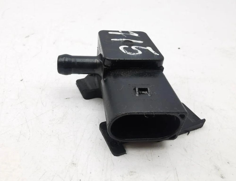 BMW 5 Series F10/F11 (2009-2017) DPF Pressure Sensor 7807152 31187567
