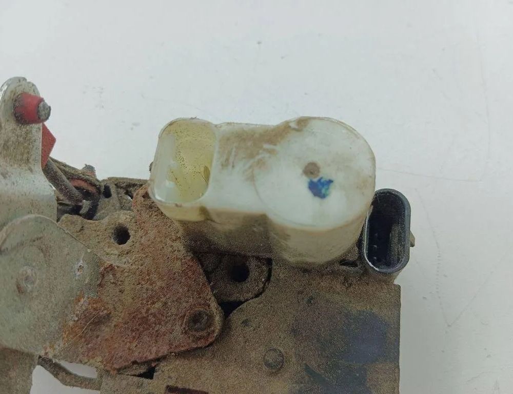 SAAB 9-7X 1 generation (2005-2009) Zámok na piate dvere 31189299