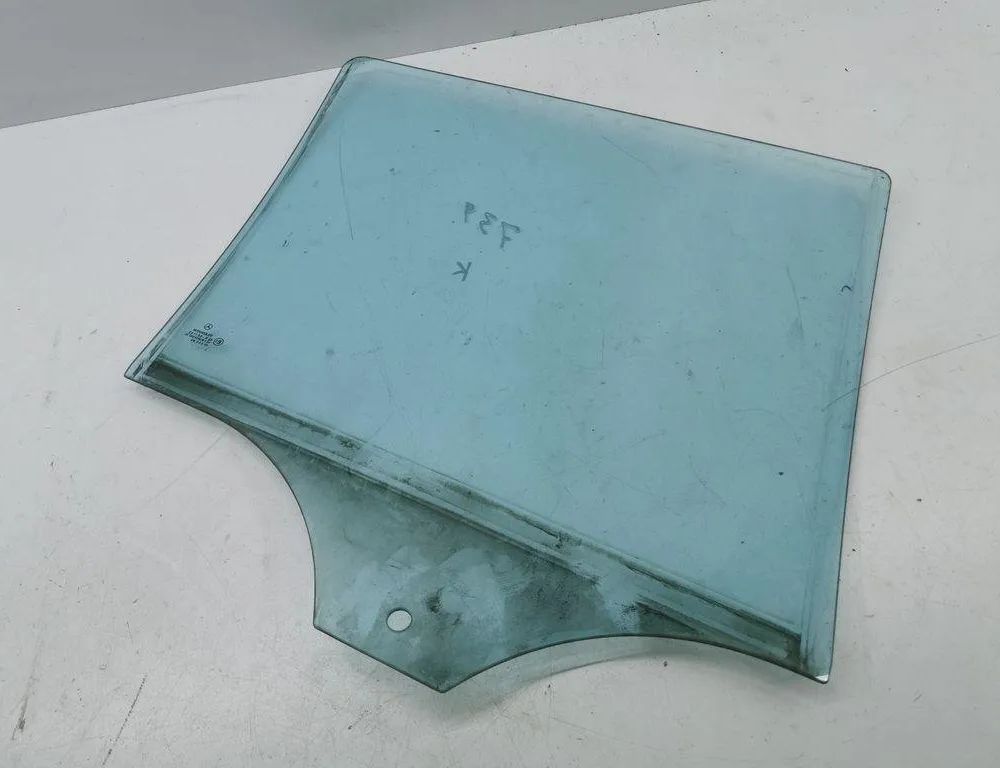 MERCEDES-BENZ C-Class W203/S203/CL203 (2000-2008) Стекло задней левой двери 31189376