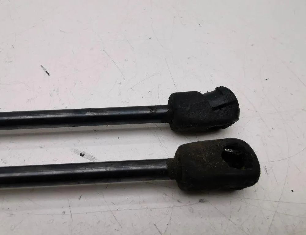 HYUNDAI i40 VF (1 generation) (2011-2020) Front Right Bonnet Strut 811613Z000,811713Z000 31193427