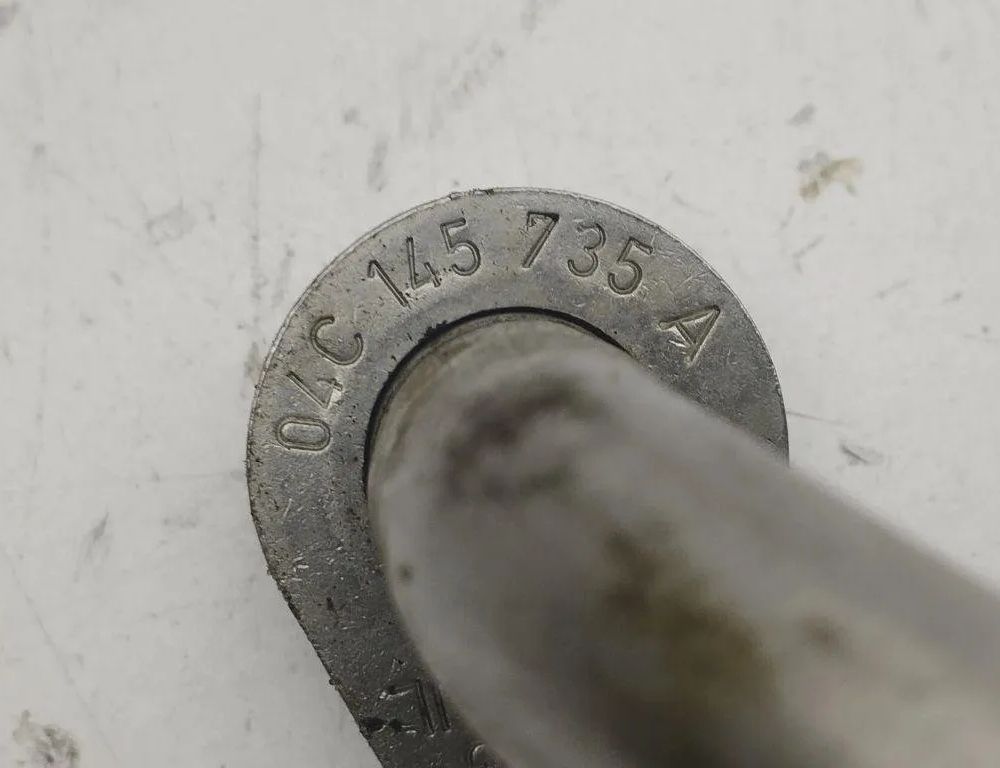 VOLKSWAGEN T-Roc 1 generation (2017-2024) Трубка смазки турбины 04C145735A 31195306