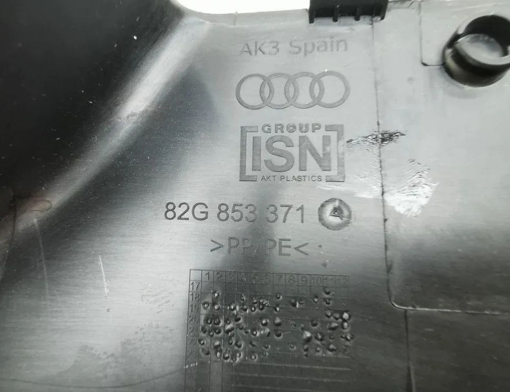 AUDI A1 GB (2018-2024) Ľavý predný dverový panel 82G853372,82G853371 31195696