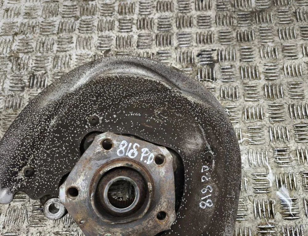 AUDI A5 F5 (2016-2024) Ľavý predný náboj kolesa 8W0407242F 31196228