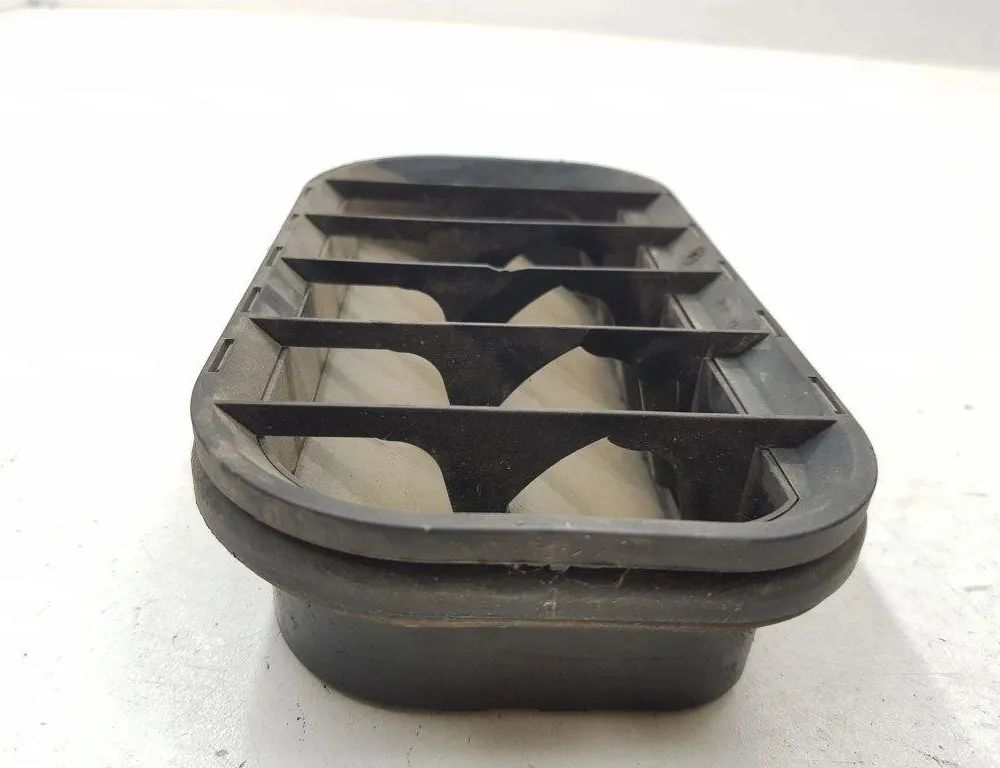 VOLKSWAGEN Passat B5 (1996-2005) Karosárske ventilačné mriežky 4A0819181 31205098