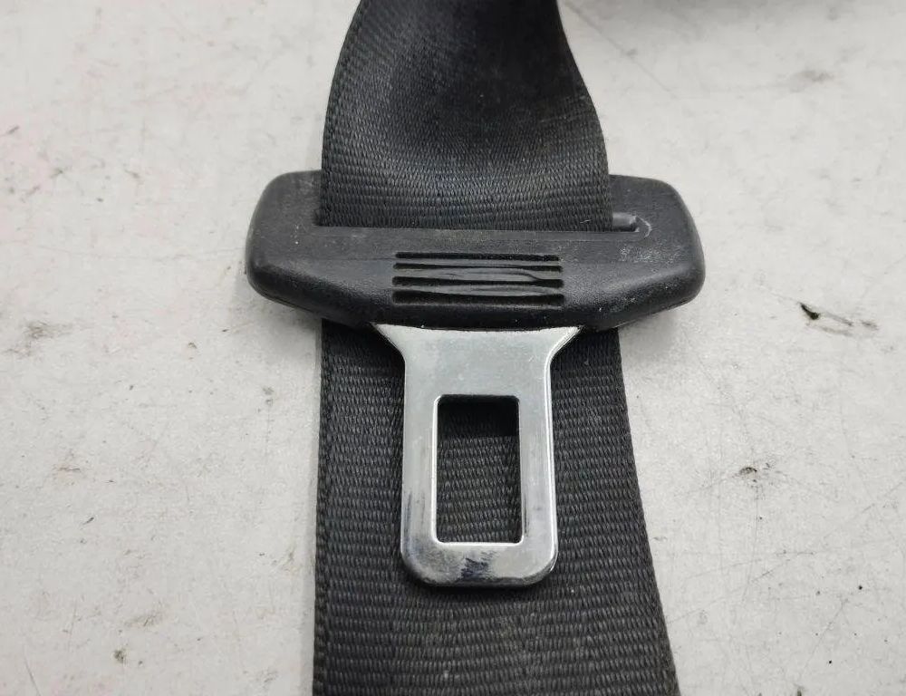 VOLKSWAGEN Passat B5 (1996-2005) Ремень безопасности задний правый 193857737 31207049