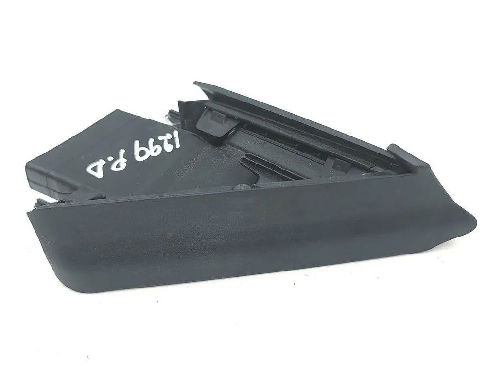 MASERATI Ghibli 3 generation (2013-2024) Otvory na vetranie na prístrojovej doske 105804312C 31553516