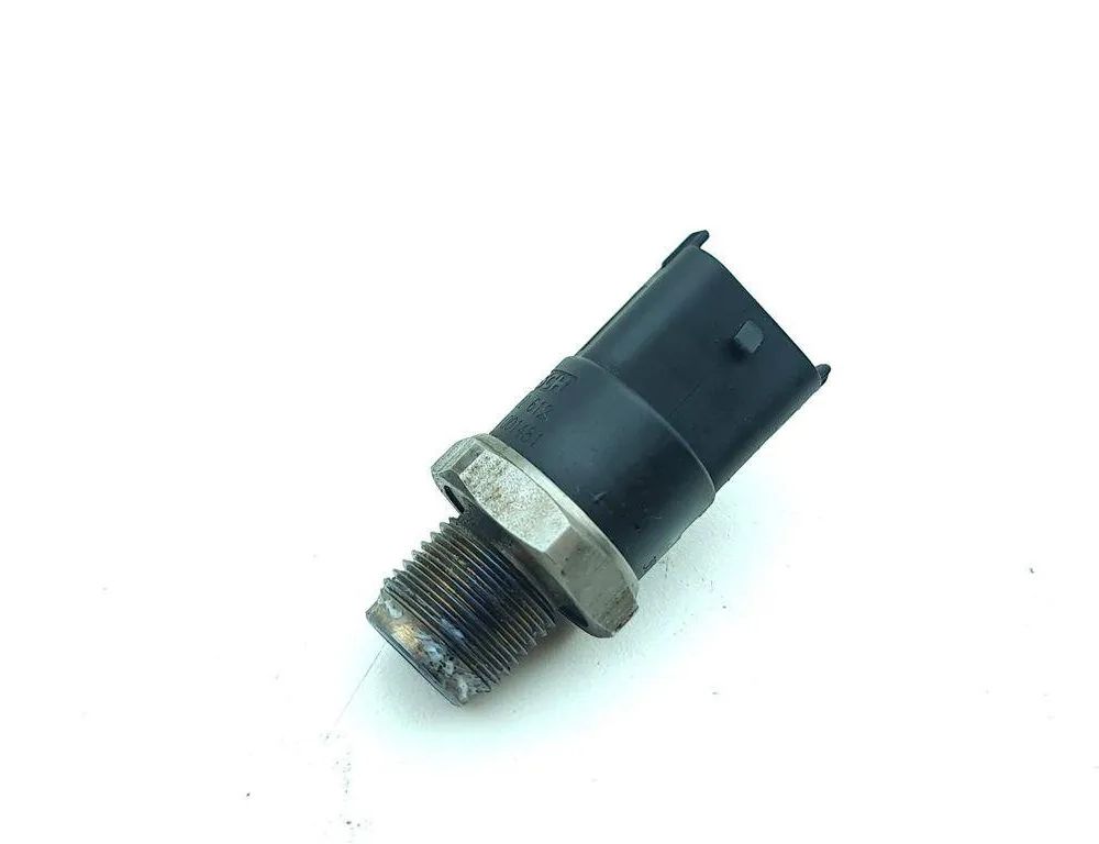 VOLVO XC60 2 generation (2008-2013) Датчик давления топлива 0281002612 31615179