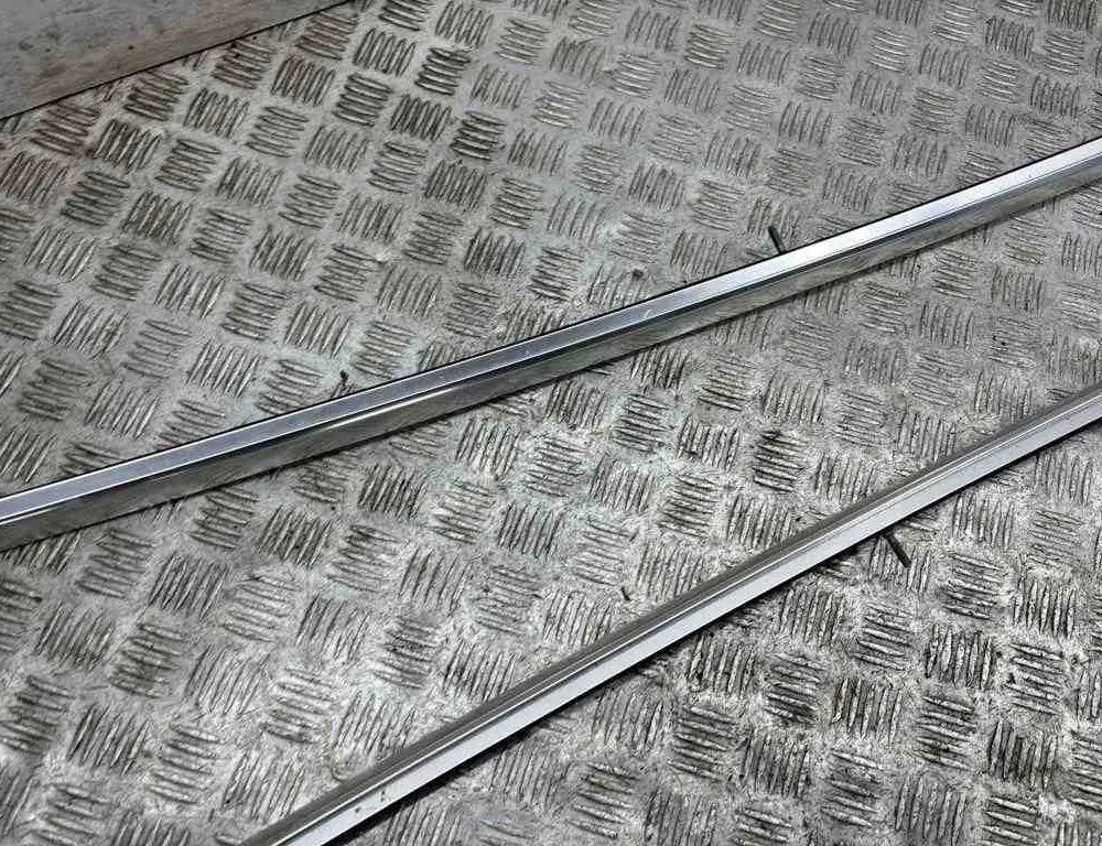 SKODA Enyaq 1 generation (2020-2023) Комплект рельсов крыши 5LG860026,5LG860025 32578483