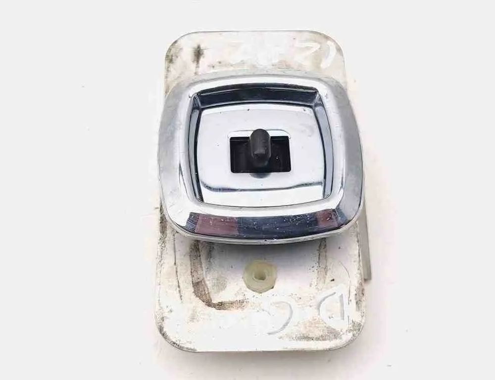 ROLLS-ROYCE Silver Spirit Mark 1 generation (1980-1989) Ovládač okna pravých zadných dverí 32579928