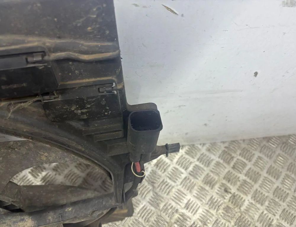 BMW X5 E70 (2006-2013) Engine Cooling Fan Radiator 77665690 32855011