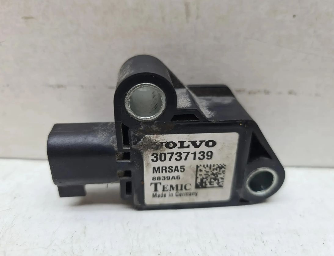 VOLVO V50 1 generation (2003-2012) Predný ľavý senzor nárazu 30737139 23602512