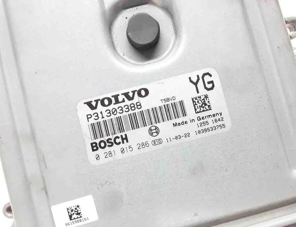 VOLVO V60 1 generation (2010-2020) Engine Control Unit ECU 0281015286,P31303388 32653913