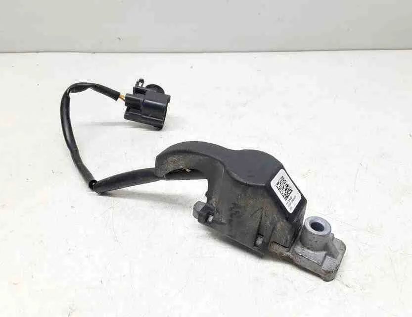 VOLVO V40 Cross Country 1 generation (2012-2020) Датчик удара задний левый P31305432 32657032