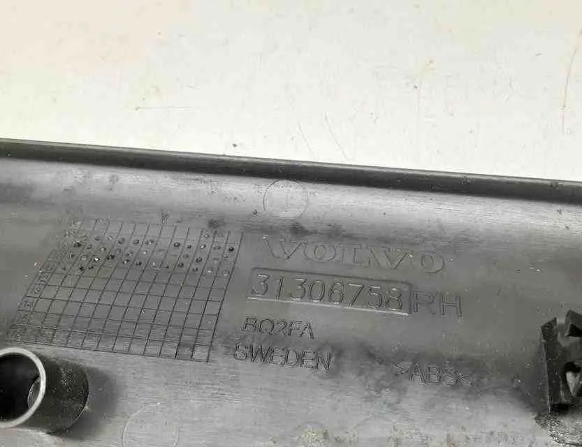 VOLVO S60 2 generation (2010-2020) Отделка переднего правого порога 31306758 32657208