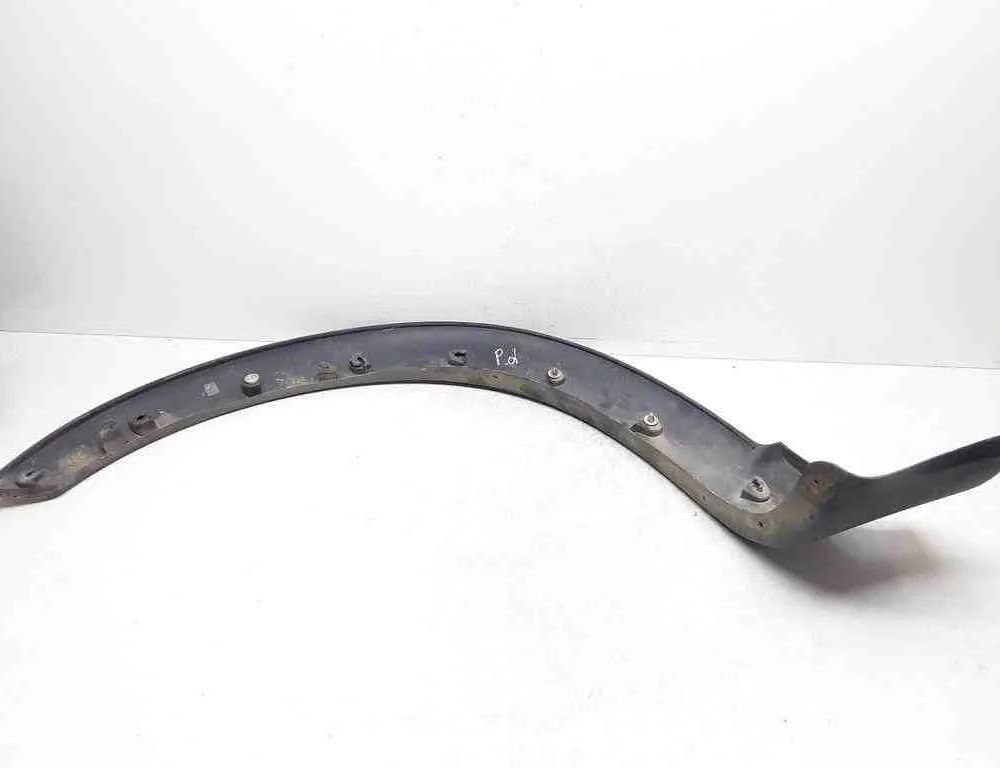 VOLVO XC70 2 generation (2000-2007) Front Right Fender Molding 09190878 32660537