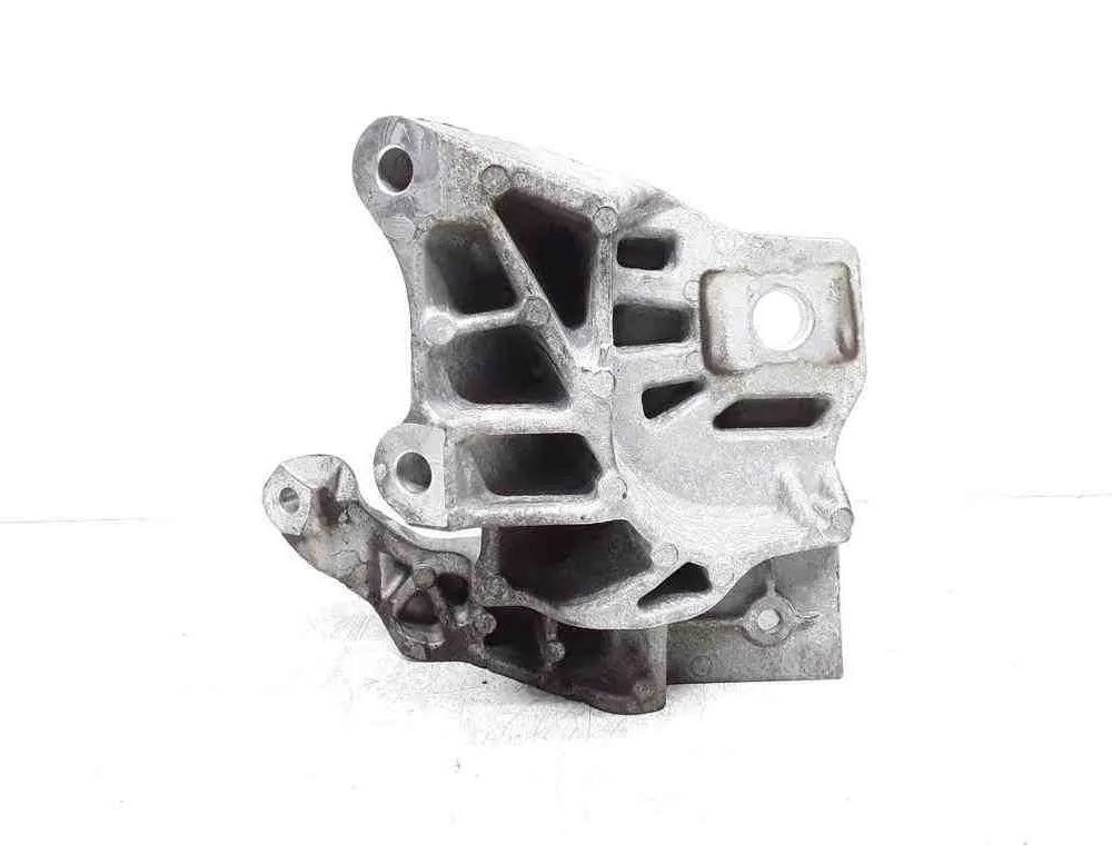 VOLVO V60 1 generation (2010-2020) Držiak motora pravá strana 31401633 32661848