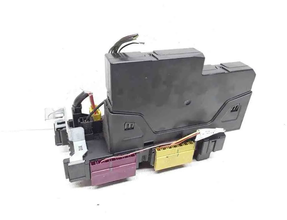 MERCEDES-BENZ C-Class W204/S204/C204 (2004-2015) Fuse box 2049019602,5DK00922589,2129024301,2049060105 32664329
