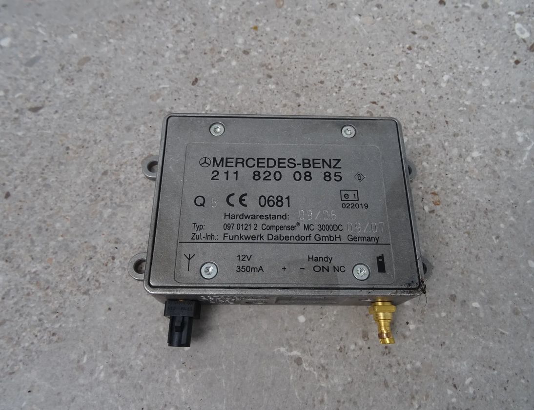 MERCEDES-BENZ CLS-Class C219 (2004-2010) Zosilňovač antény na kufri 2118200885 25919007